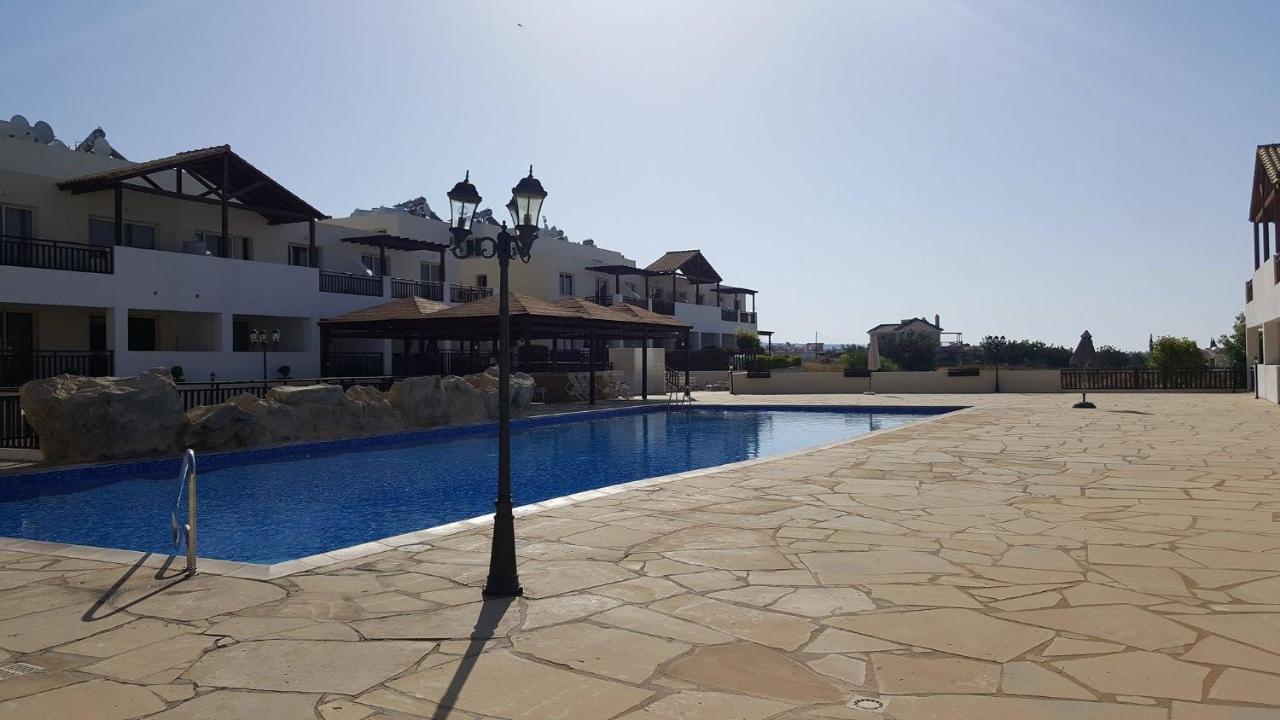 Pleasantly Furnished Apartment B201 With Large Terrace, Wi-Fi & Android Tv Peyia Exterior foto